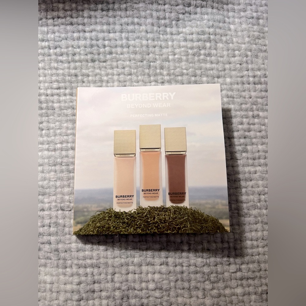Burberry Beyond Wear Perfecting Matte Foundation Set - Beige Tones